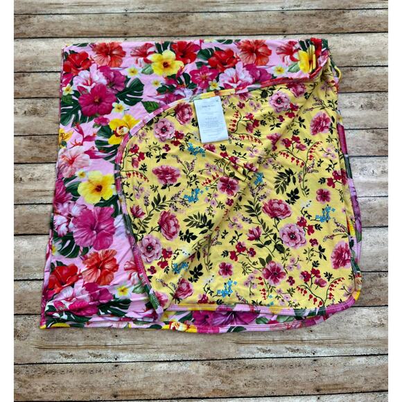 Posh Peanut Malana Floral Bamboo Patoo Blanket 40x40" - Picture 3 of 9